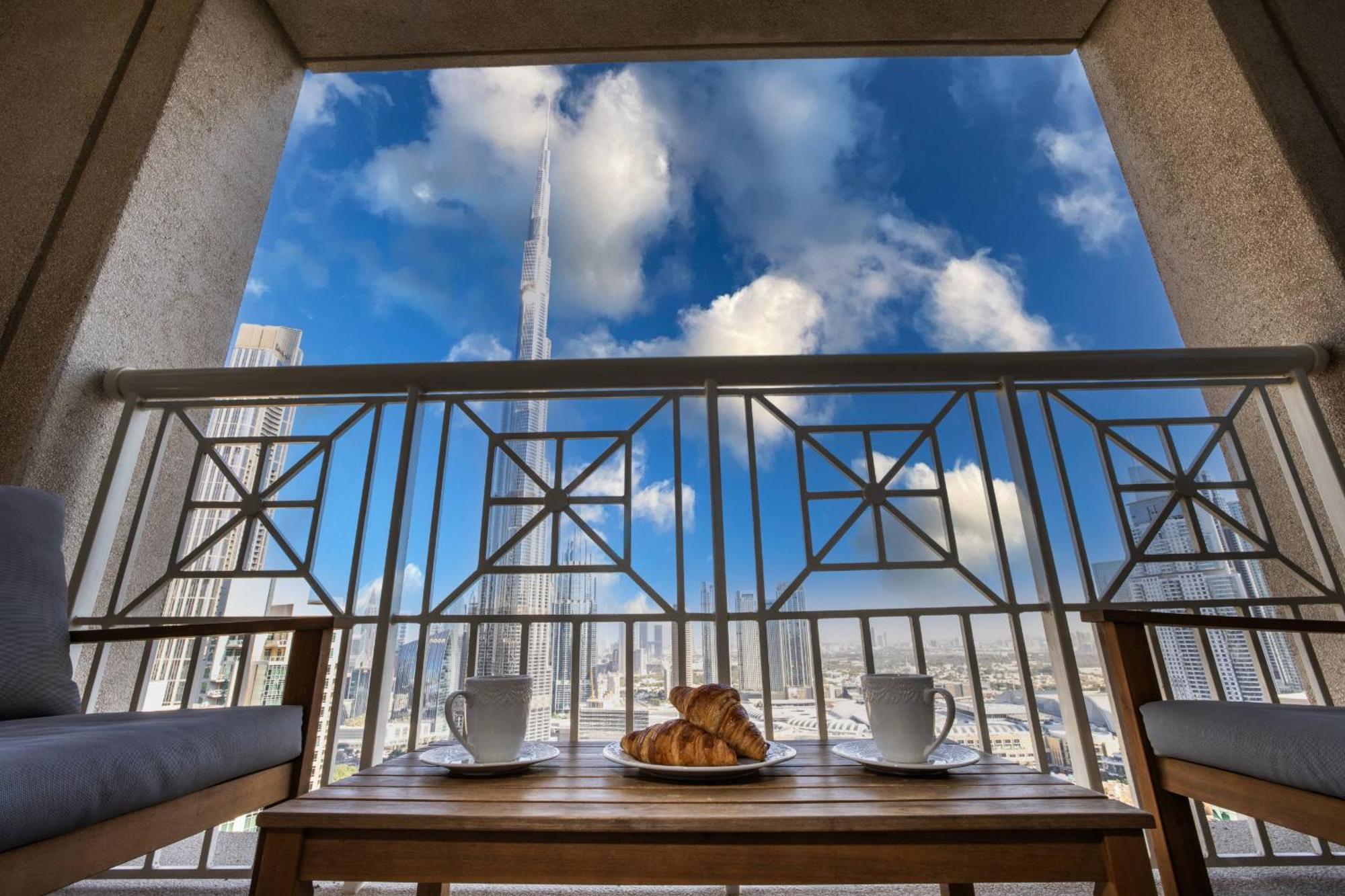 Signature Burj Khalifa View Residence Дубай Экстерьер фото