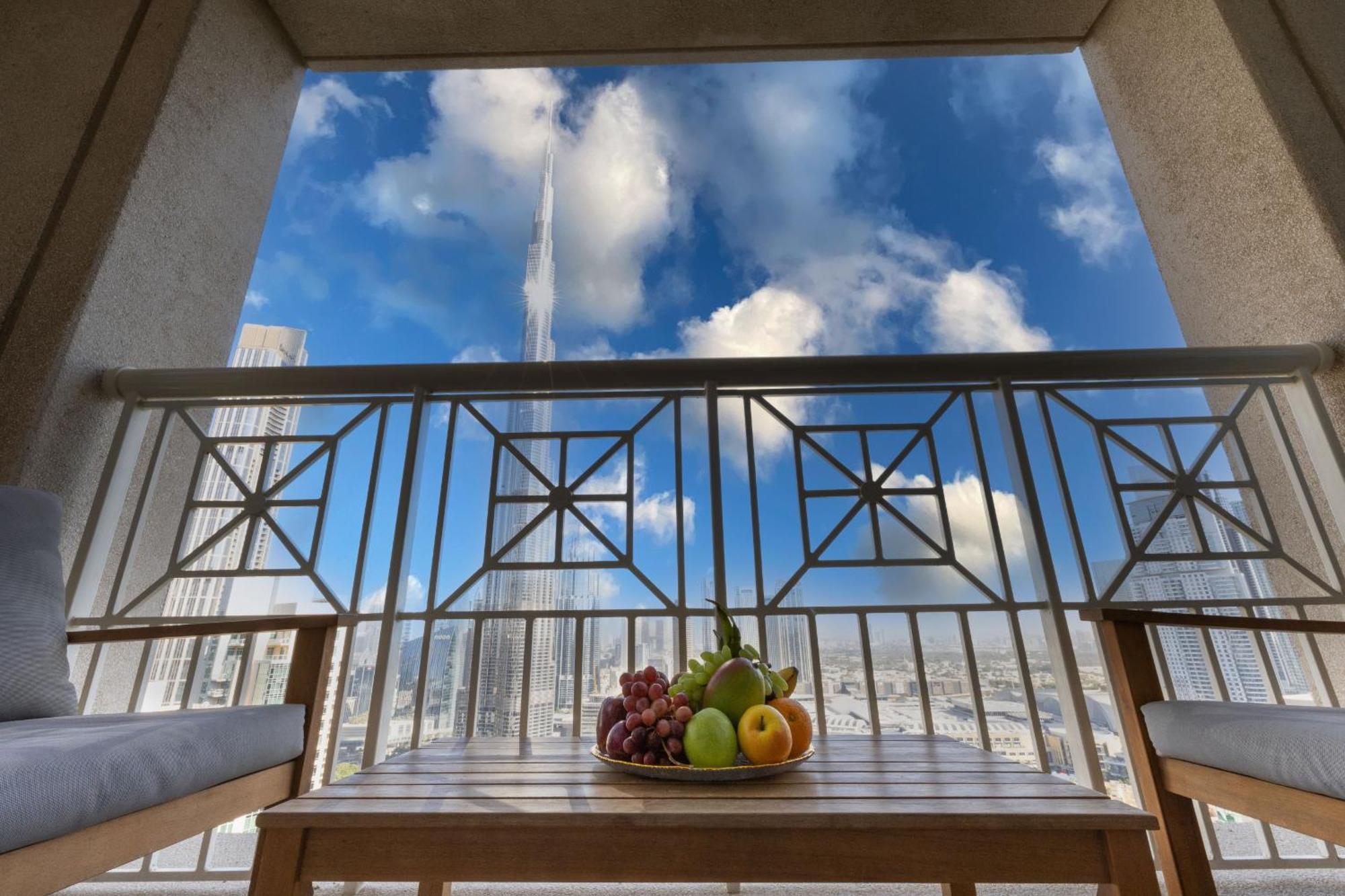 Signature Burj Khalifa View Residence Дубай Экстерьер фото