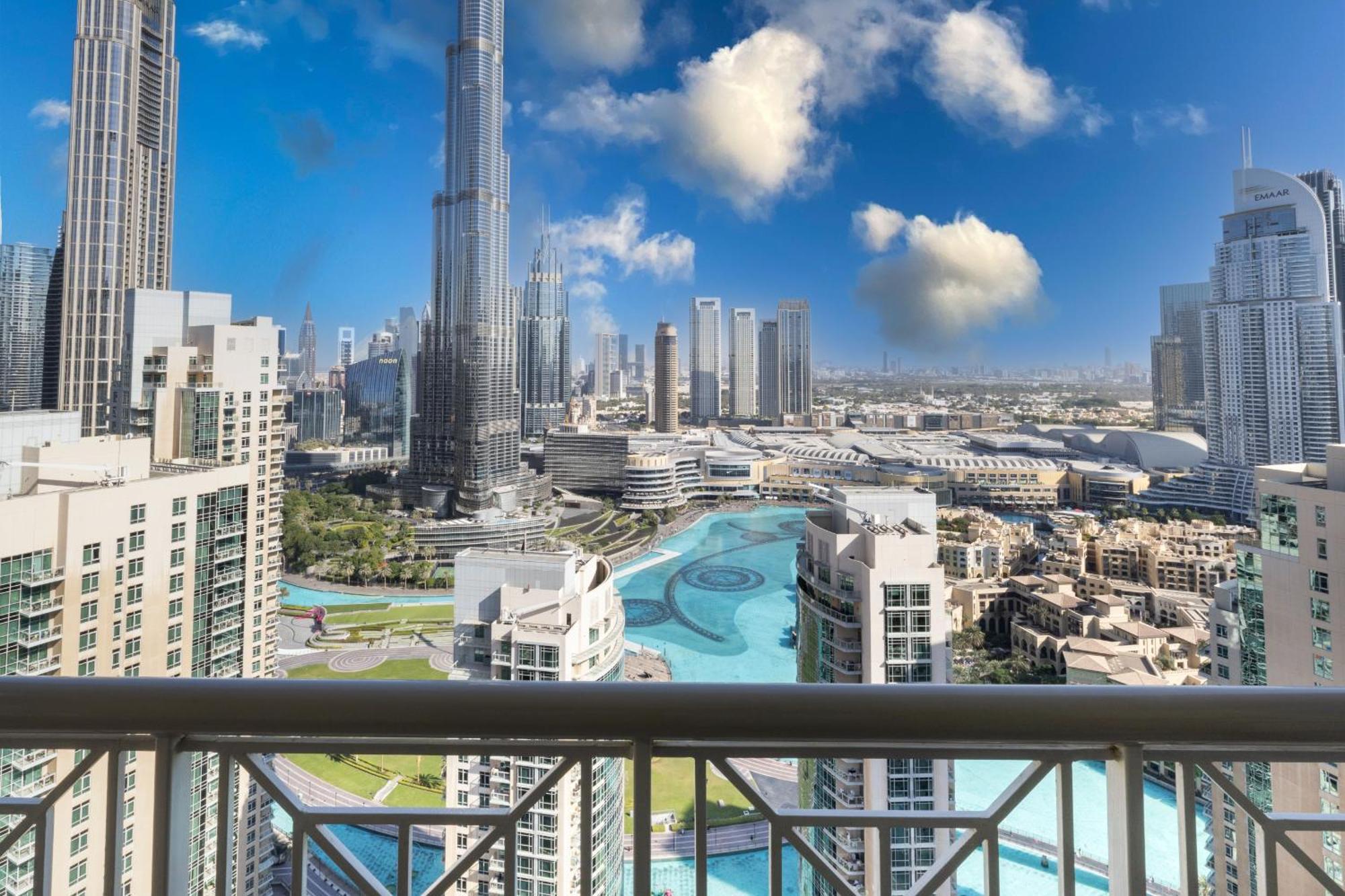 Signature Burj Khalifa View Residence Дубай Экстерьер фото
